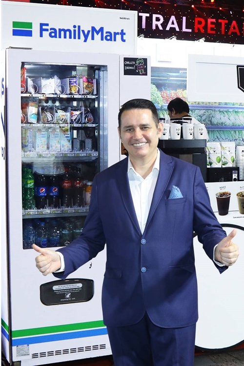 Family Mart comes up with two new models to expand its channels amidst the COVID-19 situation - Family Mart Corner and automatic vending machines