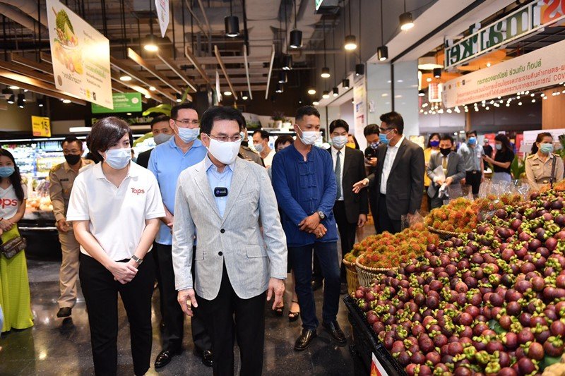 Tops partners with Ministry of Commerce to support Thai farmers in selling summer fruits, in addition to locked prices and extra discounts to help Thai people get through the COVID-19 crisis