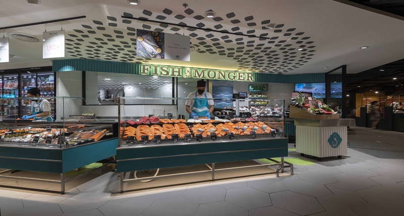 The only Thai store to make the cut! Central Food Hall Ladprao is chosen as one of the eight favourite food stores in the world by RetailAnalysis from IGD in the UK
