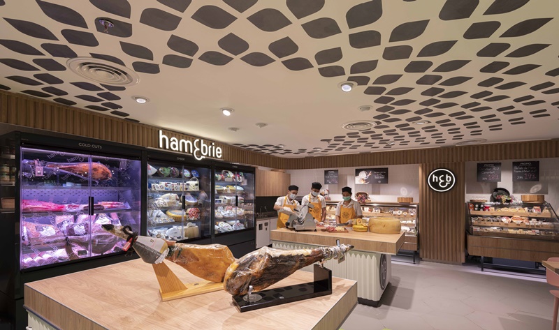 The only Thai store to make the cut! Central Food Hall Ladprao is chosen as one of the eight favourite food stores in the world by RetailAnalysis from IGD in the UK