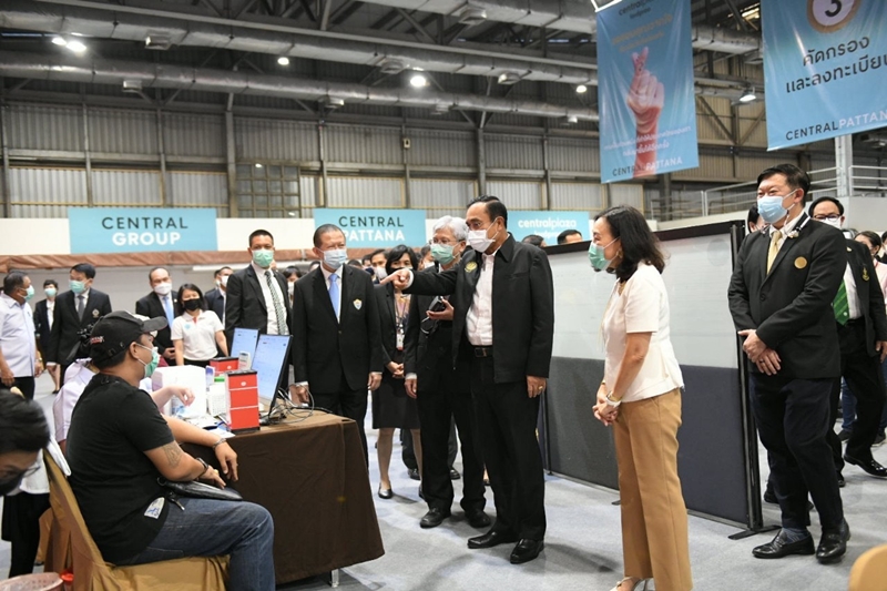 Central Group spreads help throughout Thailand with over 30 million baht support, highlighting the strength of its network and its readiness to stand by Thai people amidst COVID-19