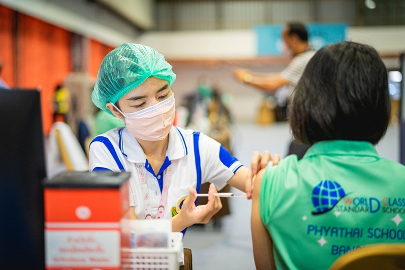 Central Group spreads help throughout Thailand with over 30 million baht support, highlighting the strength of its network and its readiness to stand by Thai people amidst COVID-19