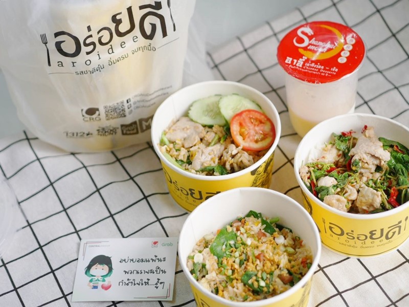Central Group partners with Chulalongkorn Hospital in  MEAL FOR YOU project to deliver freshly cooked meals from CRG restaurants via GrabExpress  to those under home isolation