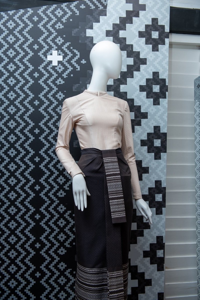 "Central Tham'' makes progress toward its mission in Trang. Carries on ancient textiles to develop a community-based tourism model, supports education, and creates jobs for people with disabilities. Aims to generate income for the community