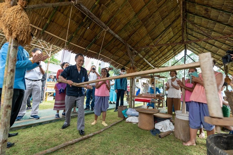 "Central Tham'' makes progress toward its mission in Trang. Carries on ancient textiles to develop a community-based tourism model, supports education, and creates jobs for people with disabilities. Aims to generate income for the community
