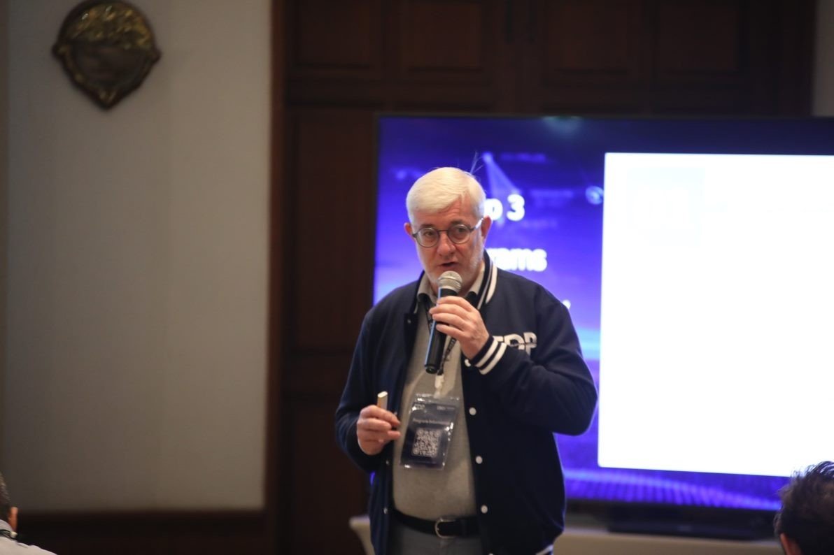 Decode Central Group's "People" development strategy to "Cope" with the changing world