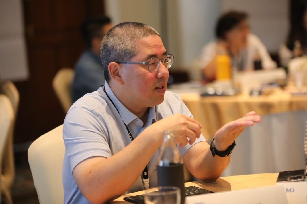 Decode Central Group's "People" development strategy to "Cope" with the changing world