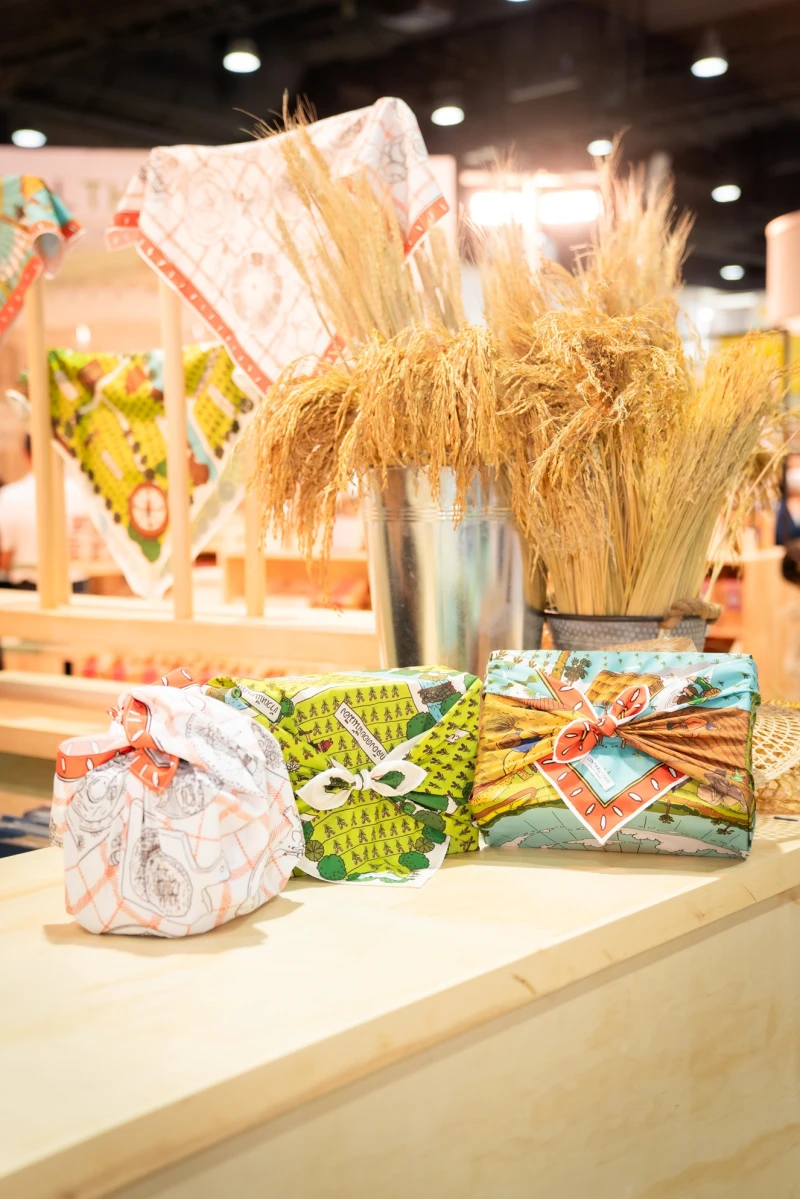 "Central Tham" brings rice straight from fields to your hands, with 11 of the greatest rice varieties from 9 communities in more than 7 provinces across the country