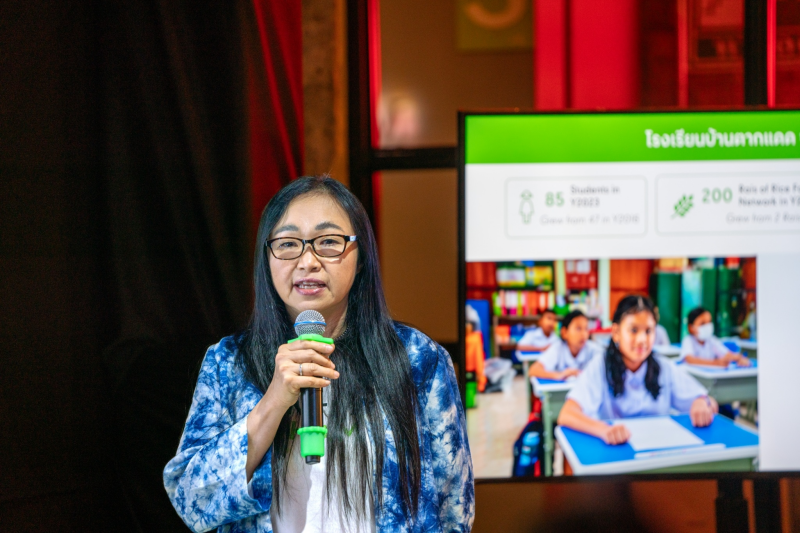 Central Group encourages people to “do” with the campaign,  "THAMsformation - Change toward Sustainability," which is part of the  "Central Tham", and continues 6 strategies that emphasize ongoing action  and sustainable development