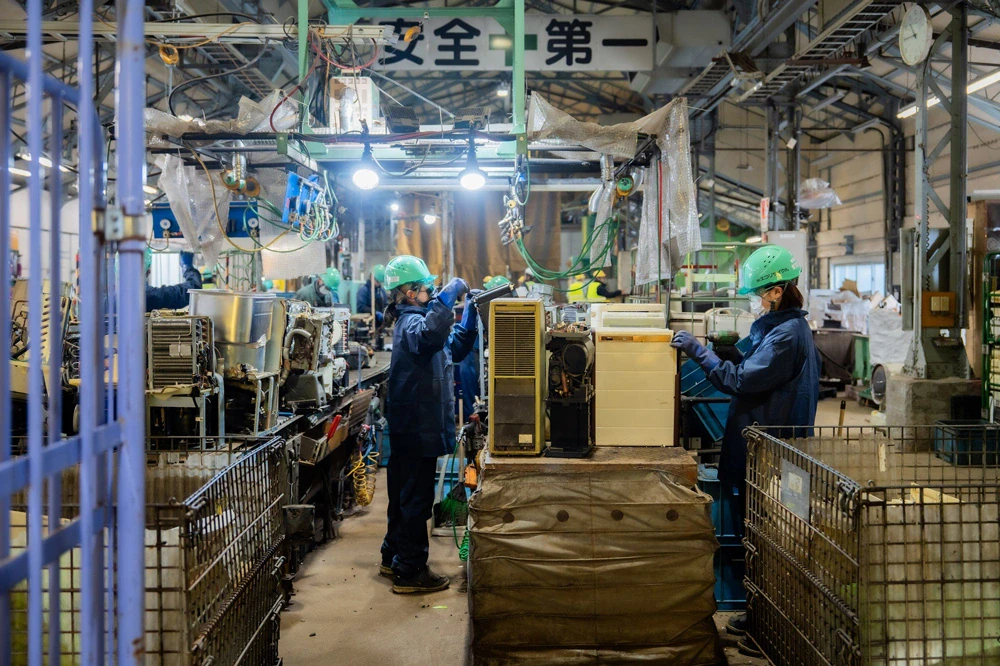 AIS Joins Forces with Central Group and Japan Airlines to Take Campaign Winners on a Learning Journey to Japan Exploring a Global E-Waste Recycling Model for a Sustainable Future